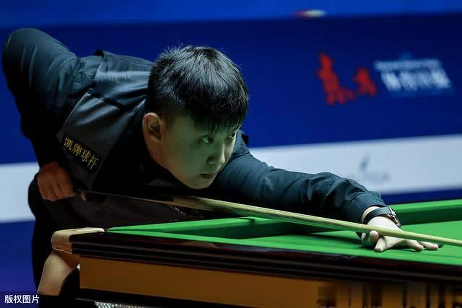 但她始终保 但她始终保