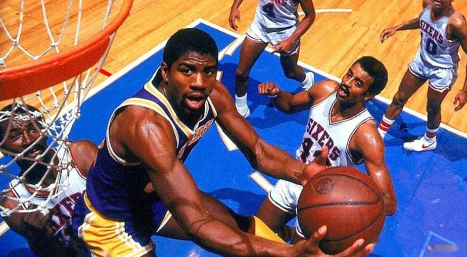 采取睁一只 采取睁一只